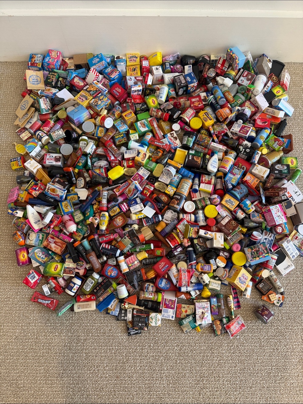 Mini Brands large mixed lot bundle, Zuru